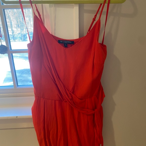 Red unworn romper - Picture 6 of 6